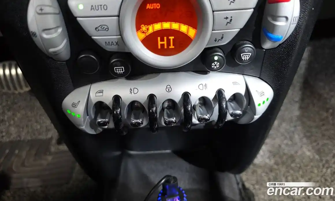 Mini Cooper 2010 1.6 Автомат в Москве № 395080, фото 15