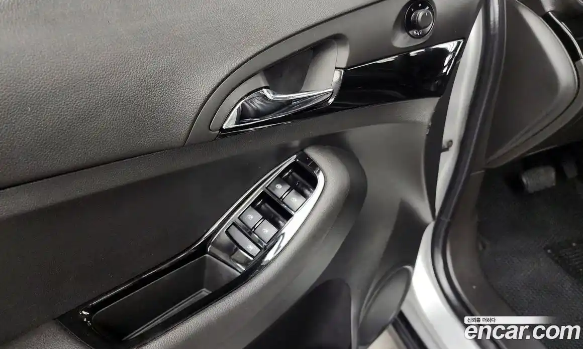 Chevrolet Orlando 2013 2.0 Автомат в Москве № 40616, фото 6