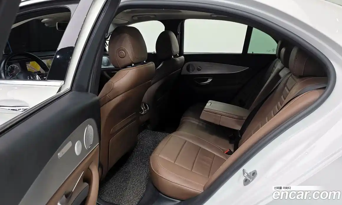 Mercedes-Benz E-Class 2019 2.0 Автомат в Москве № 413001, фото 20