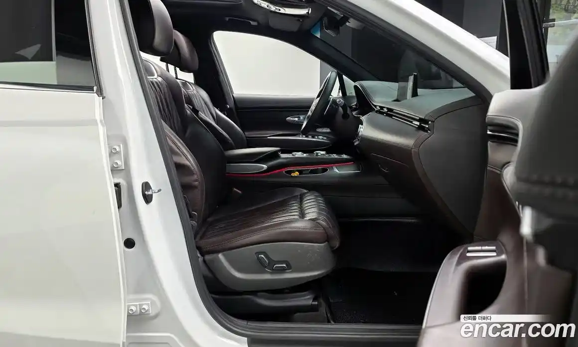 Genesis GV70 2022 2.5 Автомат в Москве № 58507, фото 16