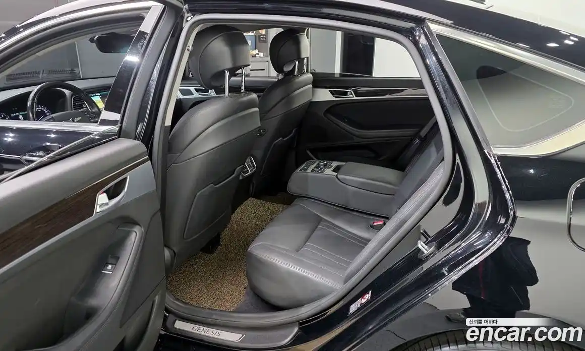 Genesis G80 2017 3.3 Автомат в Москве № 81116, фото 9