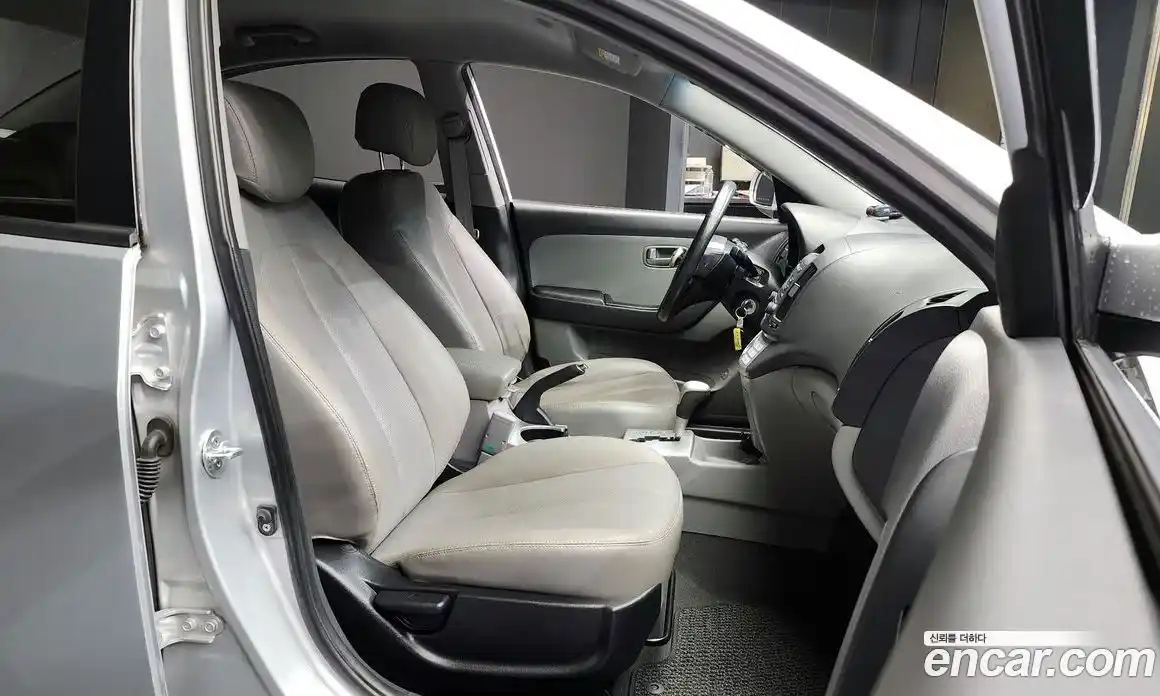 Hyundai Avante 2009 1.6 Автомат в Москве № 839, фото 10