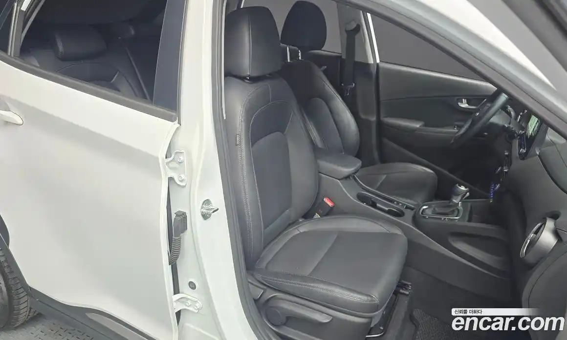 Hyundai Kona 2021 1.6 Автомат в Москве № 108520, фото 14