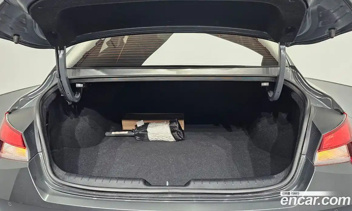 Hyundai Avante 2023 1.6 Автомат в Москве № 109189, фото 20