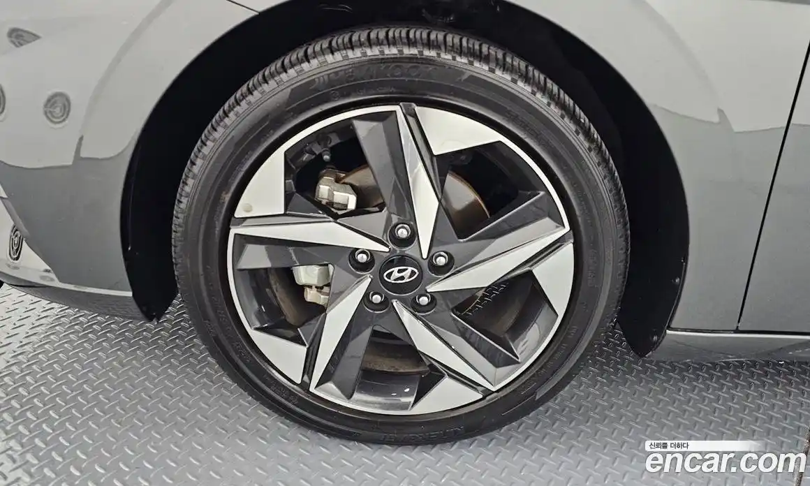 Hyundai Avante 2023 1.6 Автомат в Москве № 109189, фото 9