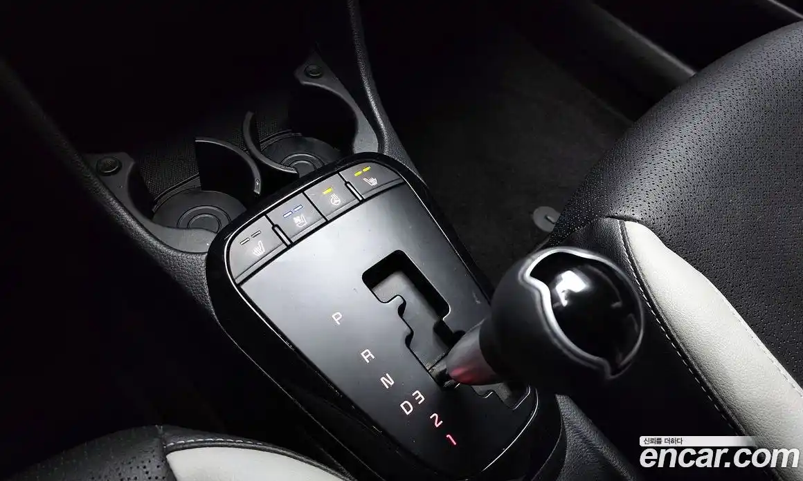 Kia Morning 2023 1.0 Автомат в Москве № 115544, фото 11