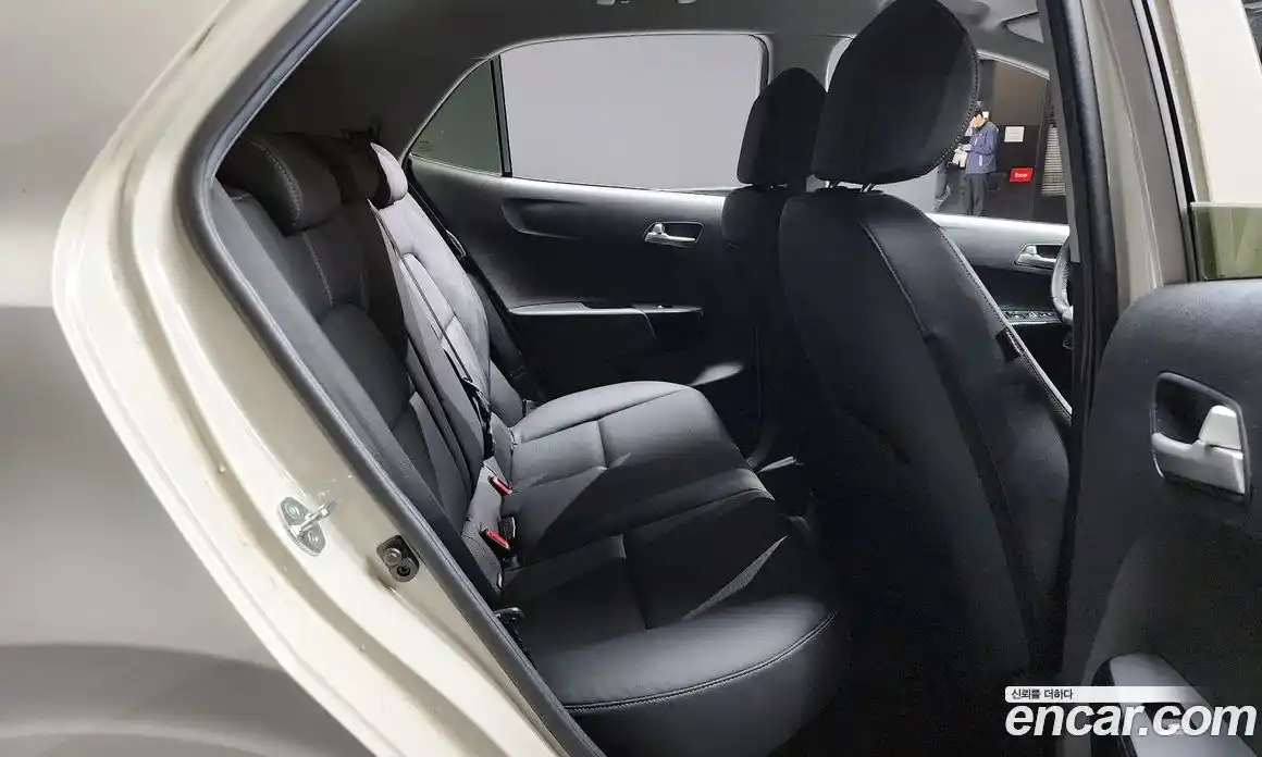 Kia Morning 2023 1.0 Автомат в Москве № 115544, фото 4