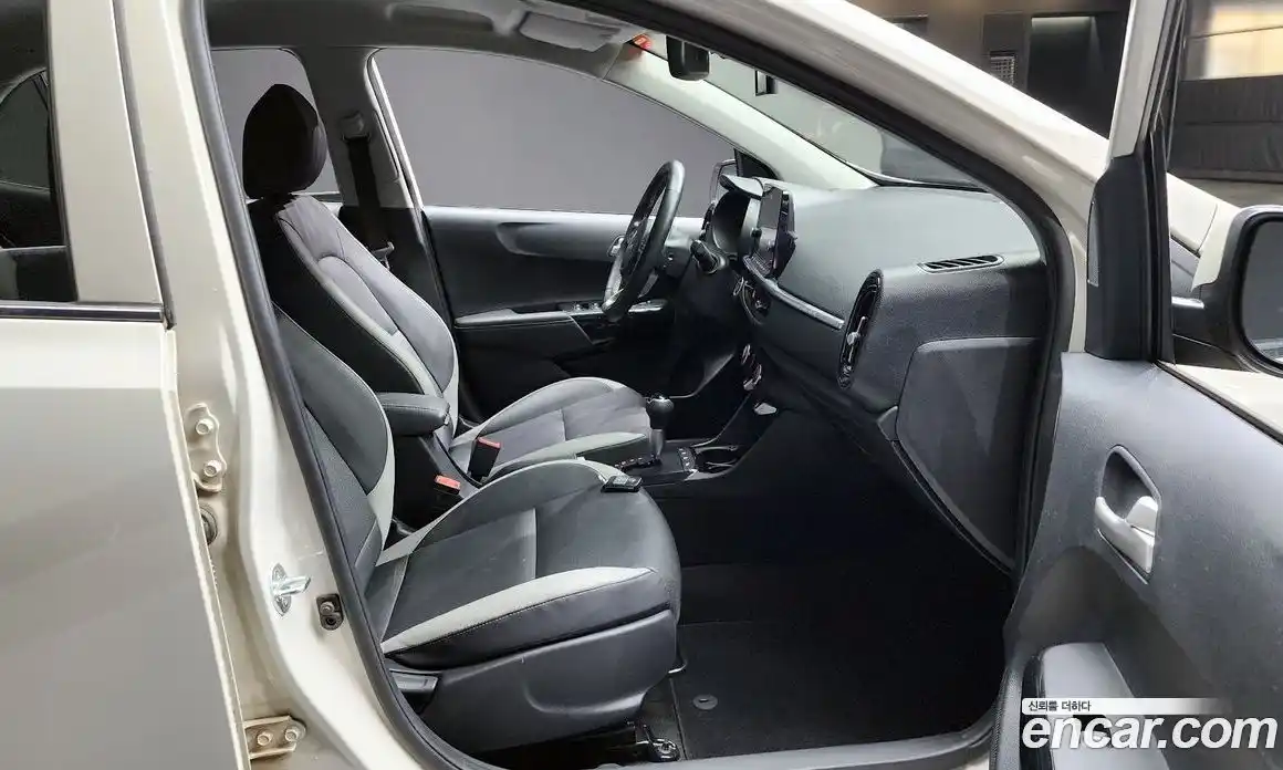 Kia Morning 2023 1.0 Автомат в Москве № 115544, фото 7