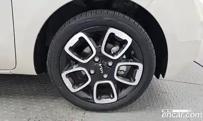 Kia Ray 2022 1.0 Автомат в Москве № 119790, миниатюра 2