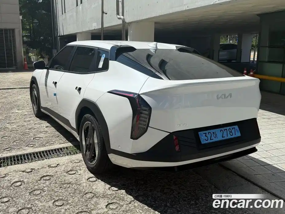 Kia EV4 2026 Автомат в Москве № 123277, фото 4