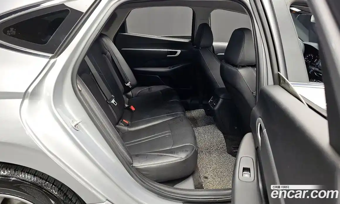 Hyundai Sonata 2023 2.0 Автомат в Москве № 126956, фото 12