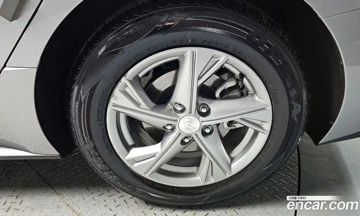 Hyundai Sonata 2023 2.0 Автомат в Москве № 126956, фото 5