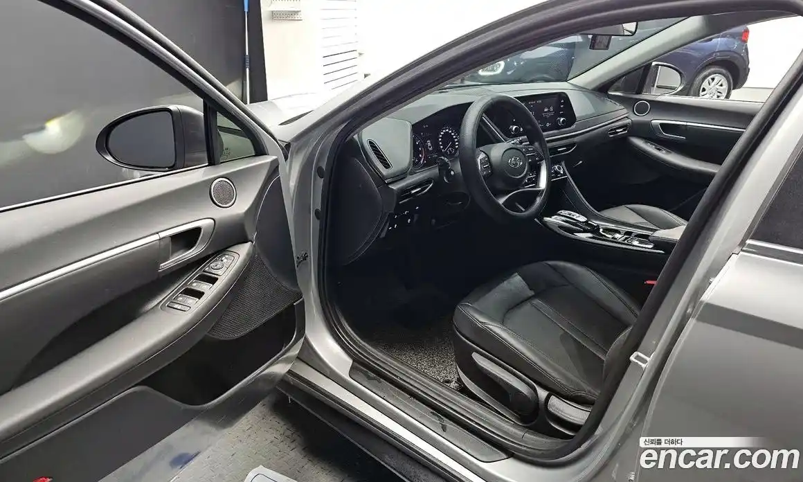 Hyundai Sonata 2023 2.0 Автомат в Москве № 126956, фото 10