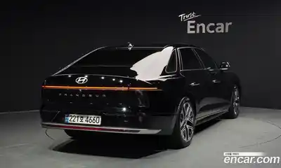 Hyundai Grandeur 2023 2.5 Автомат в Москве № 126971, миниатюра 2