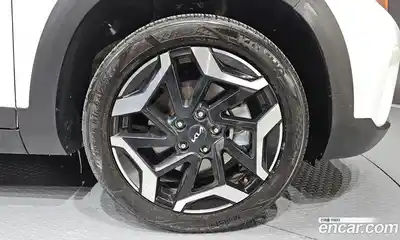 Kia Seltos 2023 1.6 Автомат в Москве № 128339, миниатюра 7