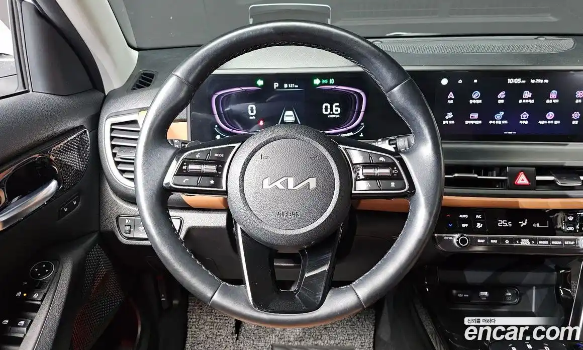 Kia Seltos 2023 1.6 Автомат в Москве № 128339, фото 9