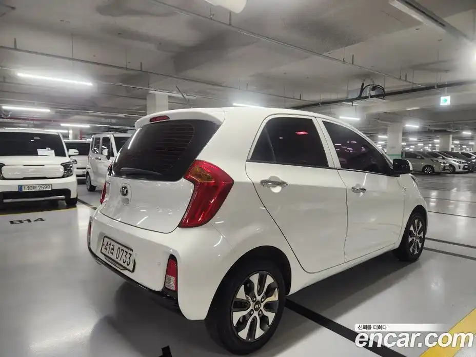 Kia Morning 2016 1.0 Автомат в Москве № 133055, фото 6