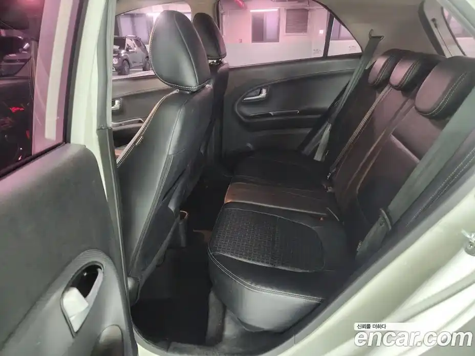 Kia Morning 2016 1.0 Автомат в Москве № 133055, фото 10