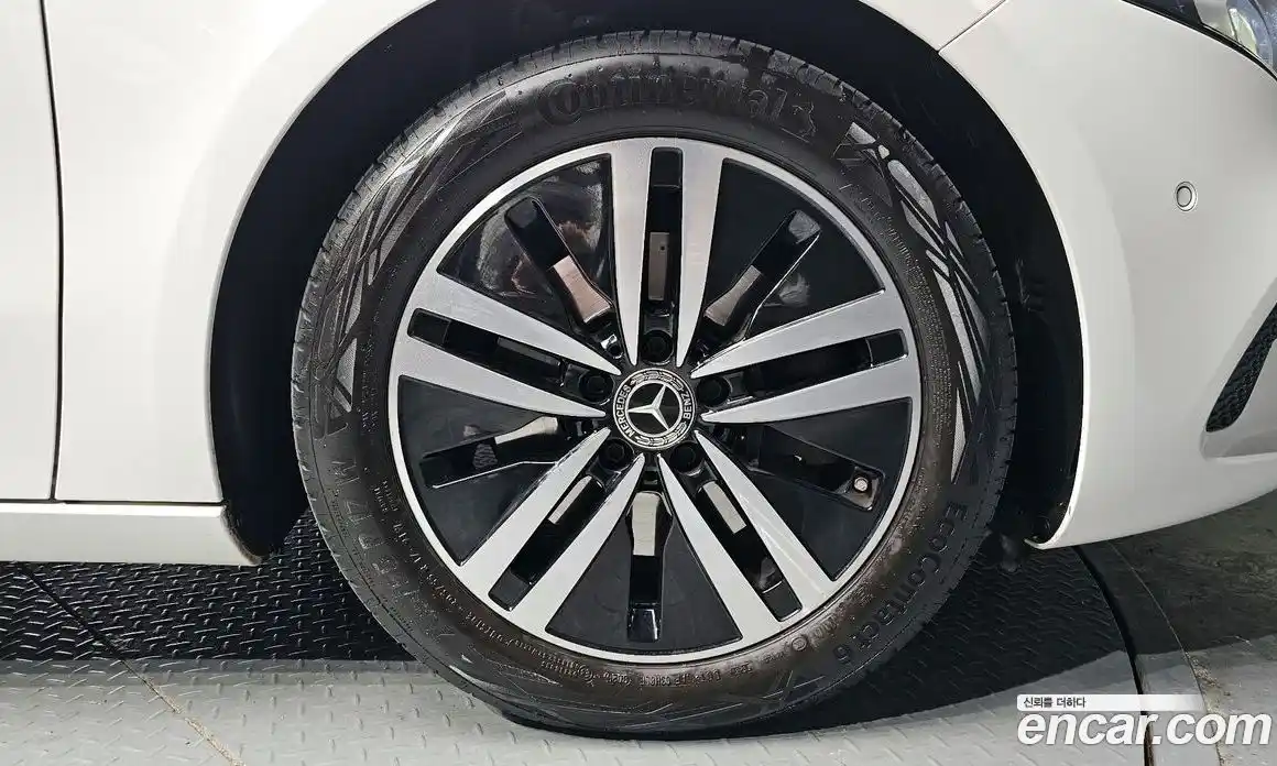 Mercedes-Benz A-Class 2021 2.0 Автомат в Москве № 137069, фото 5