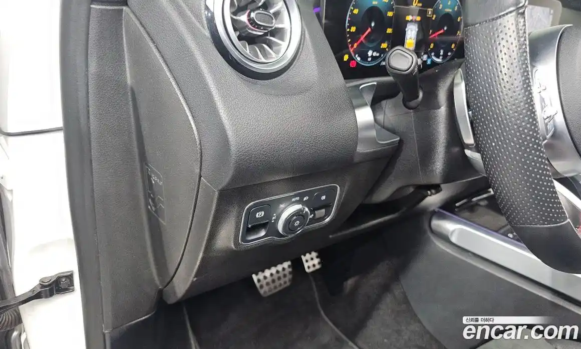 Mercedes-Benz GLB-Class 2021 2.0 Автомат в Москве № 139095, фото 14