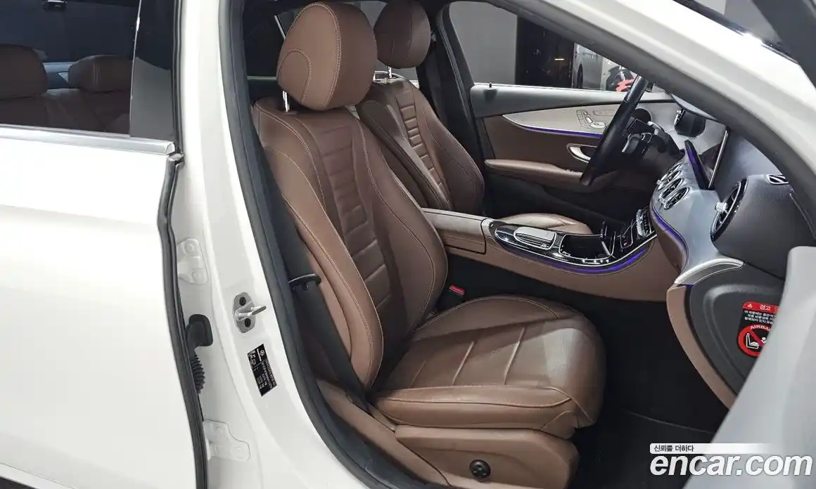 Mercedes-Benz E-Class 2021 2.0 Автомат в Москве № 142511, фото 12