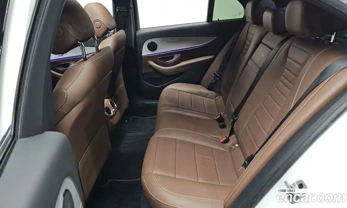 Mercedes-Benz E-Class 2021 2.0 Автомат в Москве № 142511, фото 16