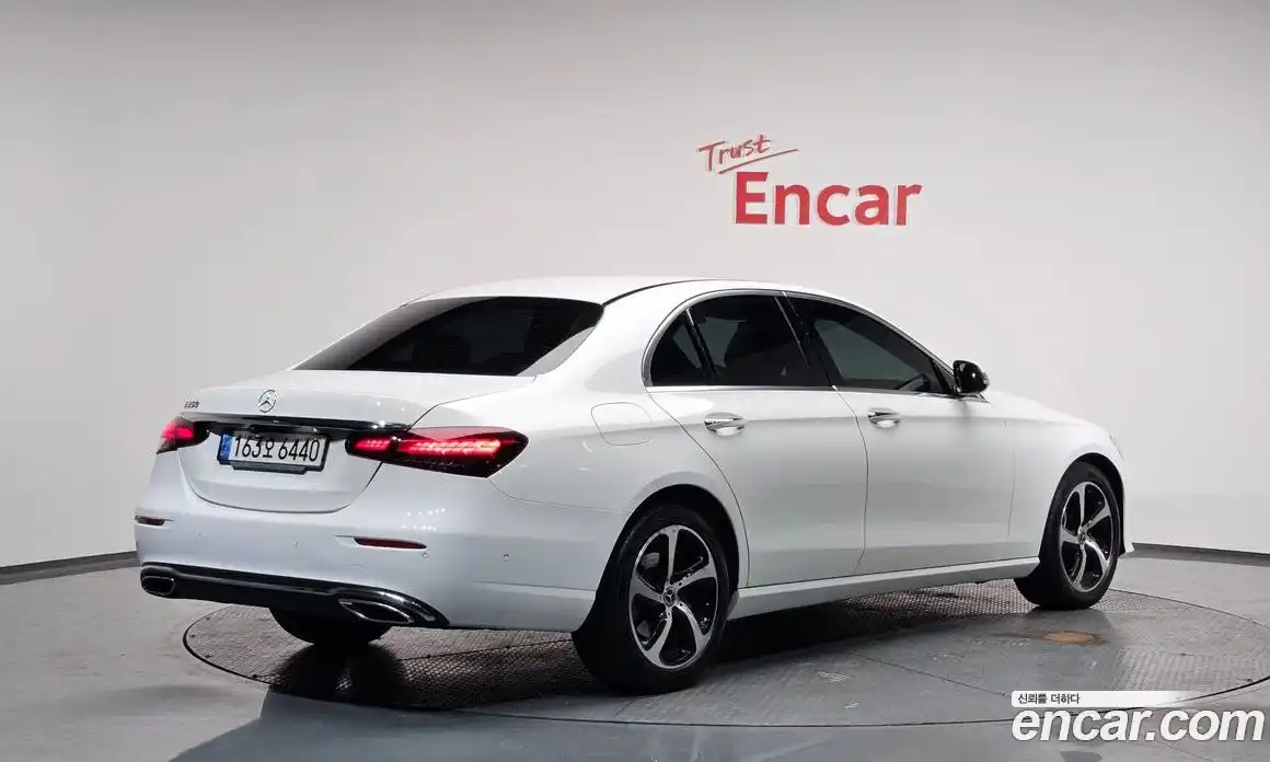 Mercedes-Benz E-Class 2021 2.0 Автомат в Москве № 142511, фото 19