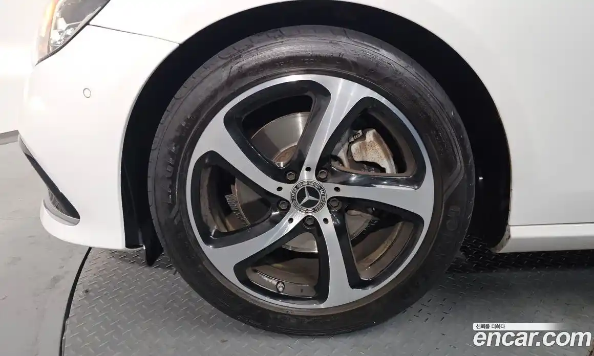 Mercedes-Benz E-Class 2021 2.0 Автомат в Москве № 142511, фото 3