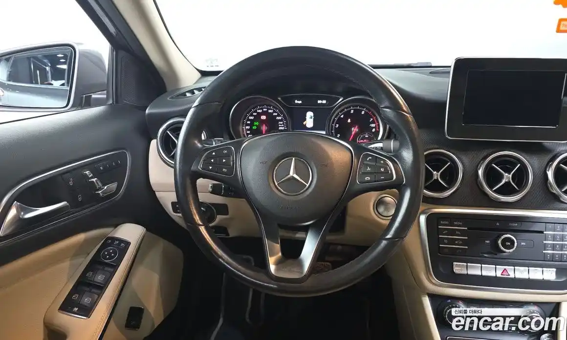 Mercedes-Benz GLA-Class 2019 2.0 Автомат в Москве № 150909, фото 13