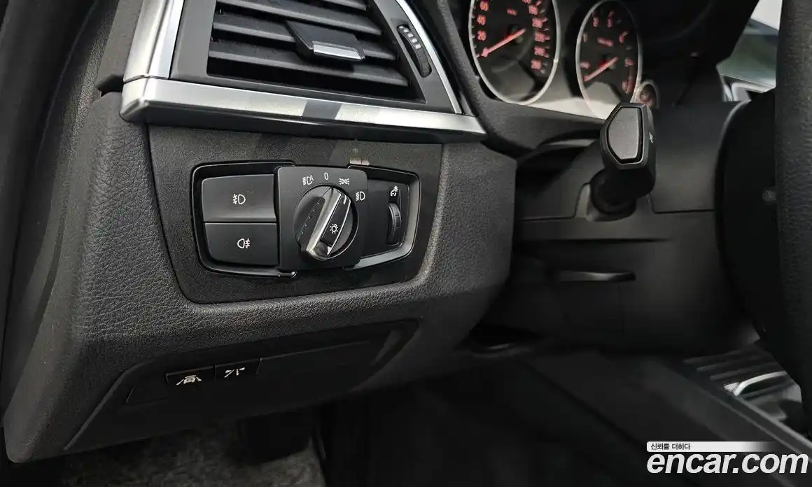 BMW 3-Series 2018 2.0 Автомат в Москве № 158996, фото 11