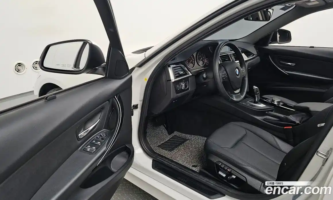 BMW 3-Series 2018 2.0 Автомат в Москве № 158996, фото 14