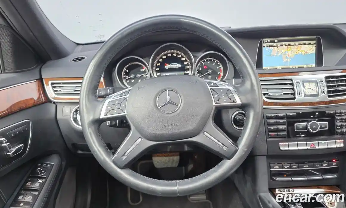 Mercedes-Benz E-Class 2015 3.5 Автомат в Москве № 160759, фото 16