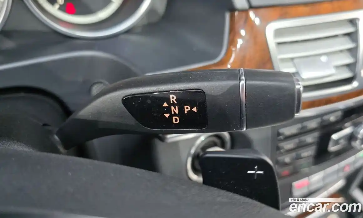 Mercedes-Benz E-Class 2015 3.5 Автомат в Москве № 160759, фото 20