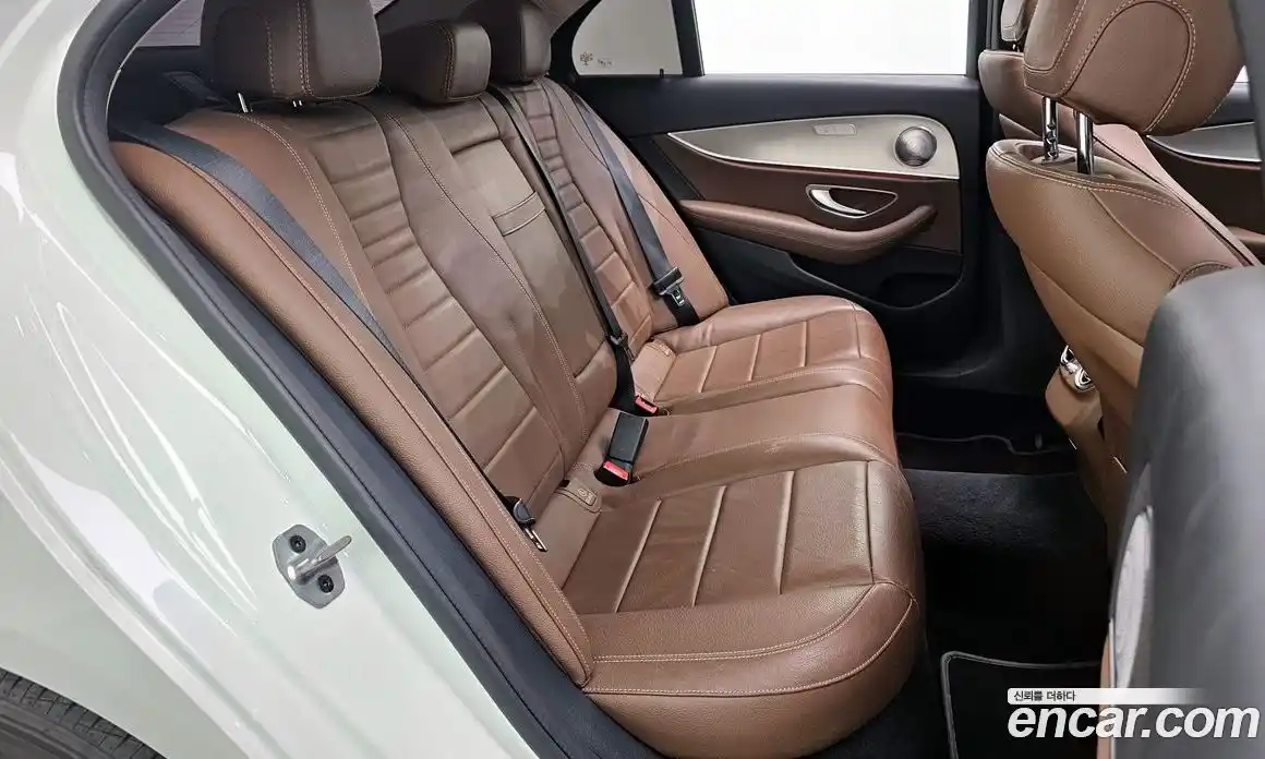 Mercedes-Benz E-Class 2019 2.0 Автомат в Москве № 161397, фото 14