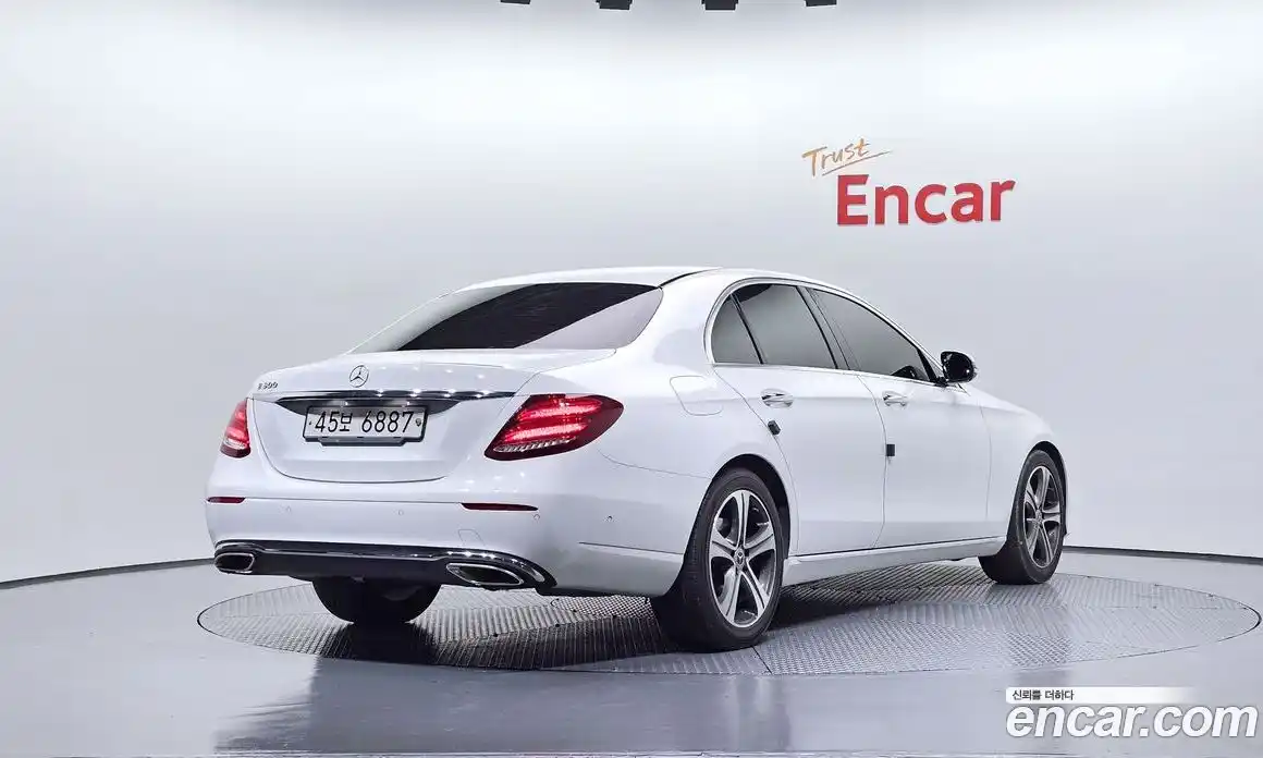 Mercedes-Benz E-Class 2019 2.0 Автомат в Москве № 161397, фото 16