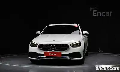 Mercedes-Benz E-Class 2021 2.0 Автомат в Москве № 161943, миниатюра 3