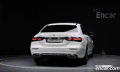 Mercedes-Benz E-Class 2021 2.0 Автомат в Москве № 161943, миниатюра 4