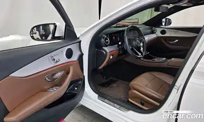 Mercedes-Benz E-Class 2021 2.0 Автомат в Москве № 161943, миниатюра 10