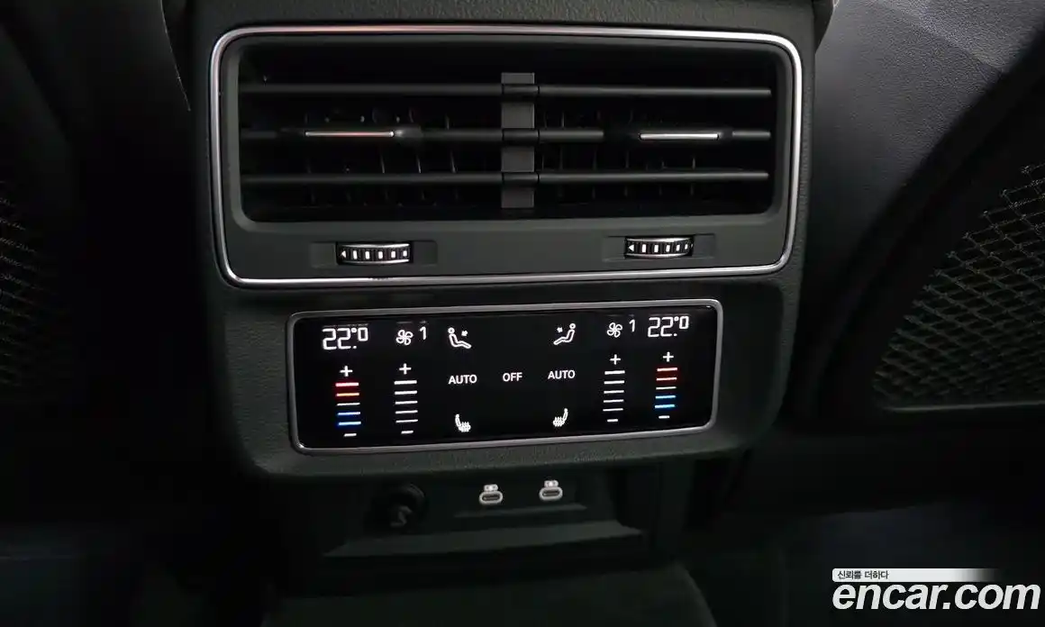 Audi RSQ8 2022 4.0 Автомат в Москве № 162800, фото 18