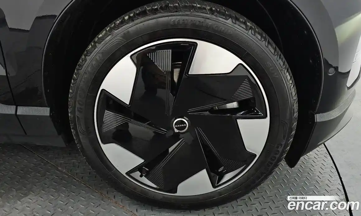 Volvo EX30 2025 0.2 Автомат в Москве № 164254, фото 7