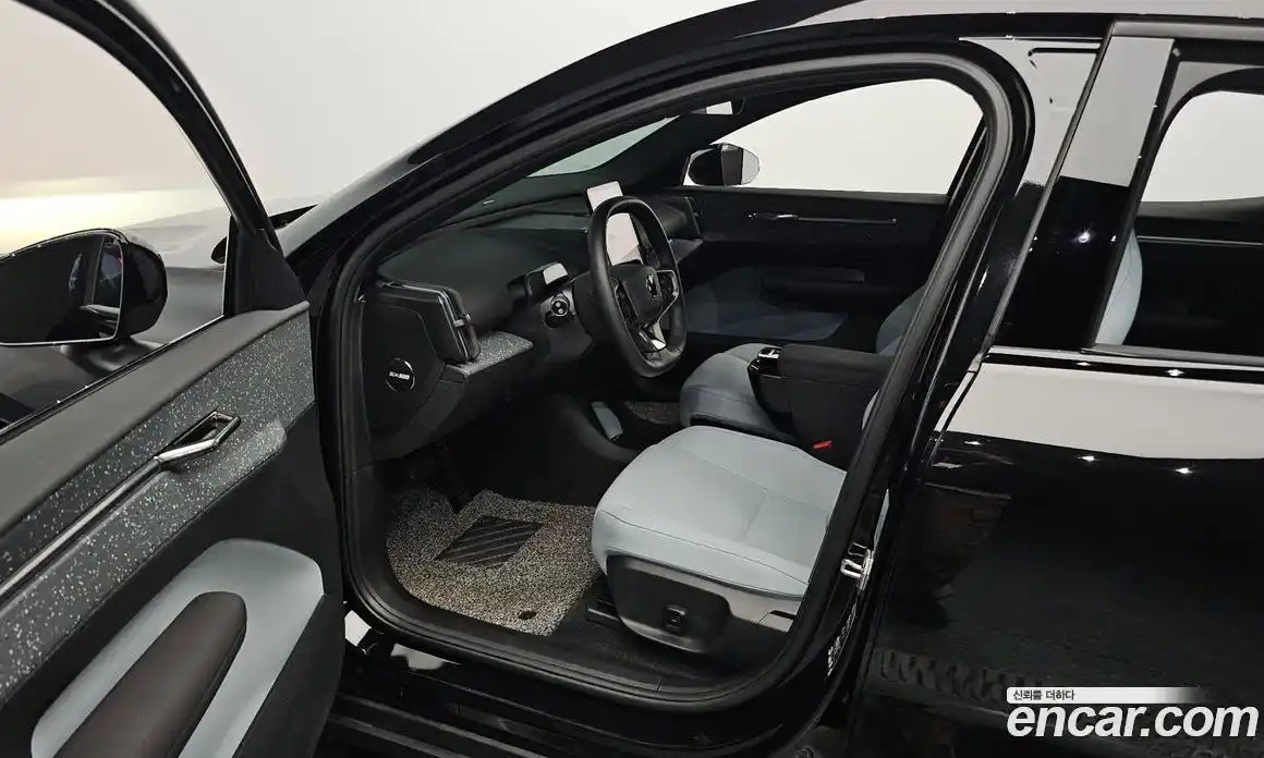 Volvo EX30 2025 0.2 Автомат в Москве № 164254, фото 9