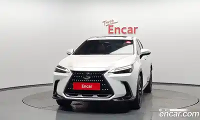 Lexus NX, 2025