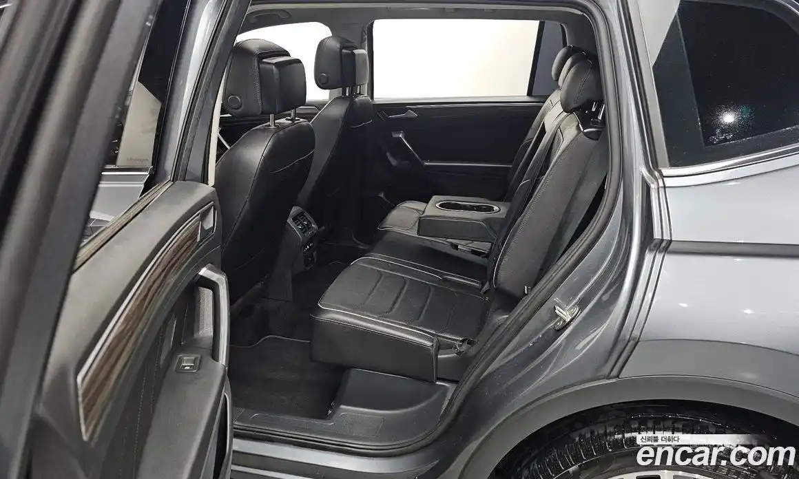 Volkswagen Tiguan 2023 2.0 Автомат в Москве № 168705, фото 15