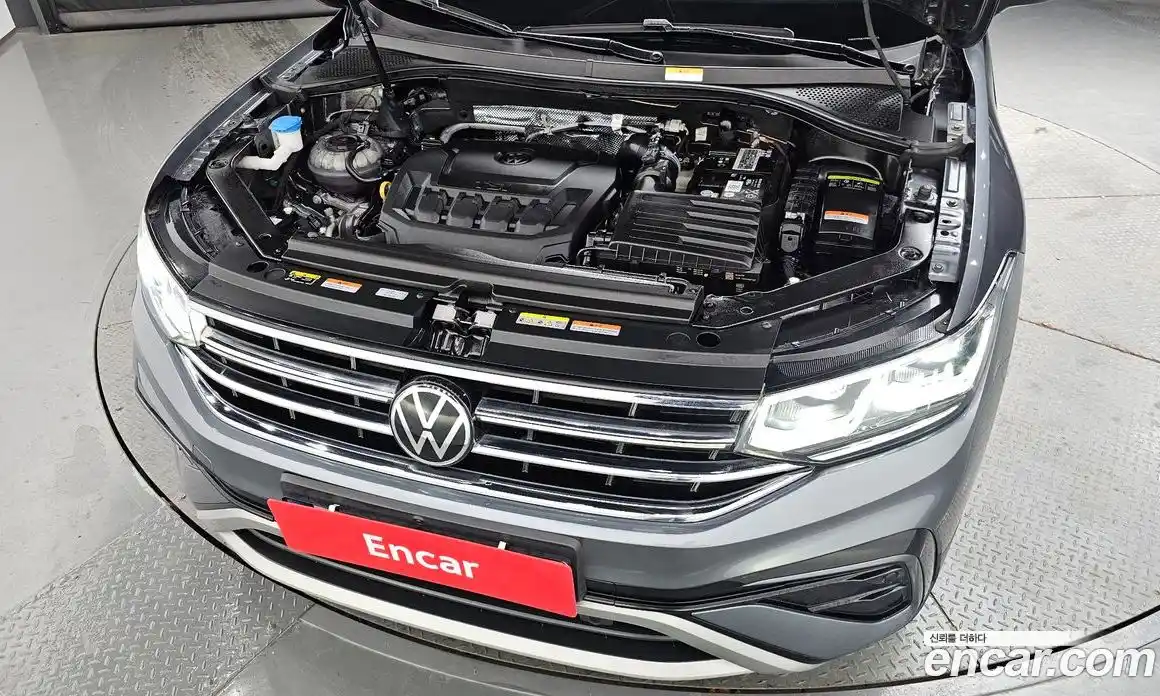 Volkswagen Tiguan 2023 2.0 Автомат в Москве № 168705, фото 19
