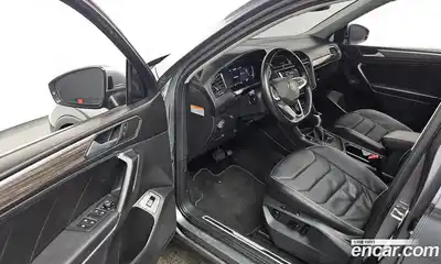 Volkswagen Tiguan 2023 2.0 Автомат в Москве № 168705, миниатюра 6