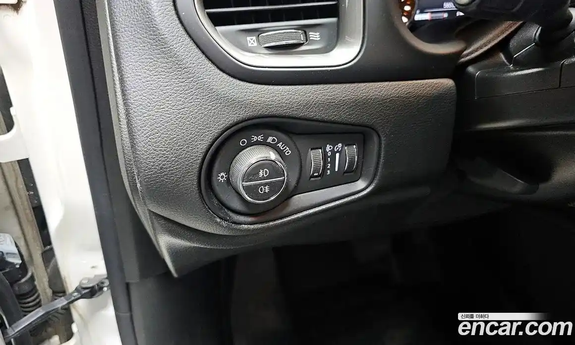 Jeep Renegade 2019 2.4 Автомат в Москве № 169627, фото 17