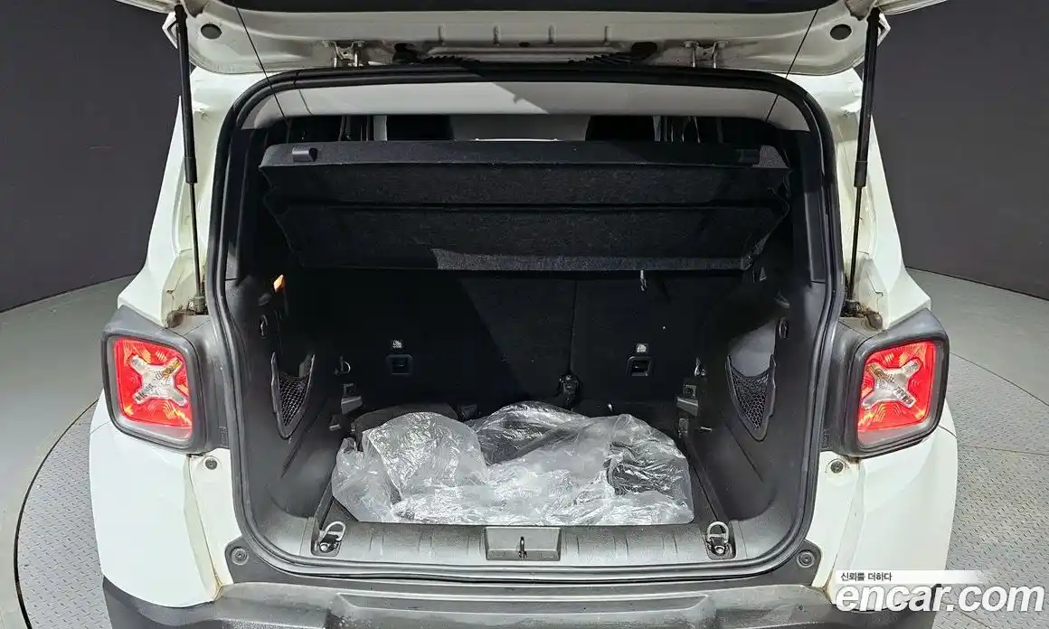 Jeep Renegade 2019 2.4 Автомат в Москве № 169627, фото 20