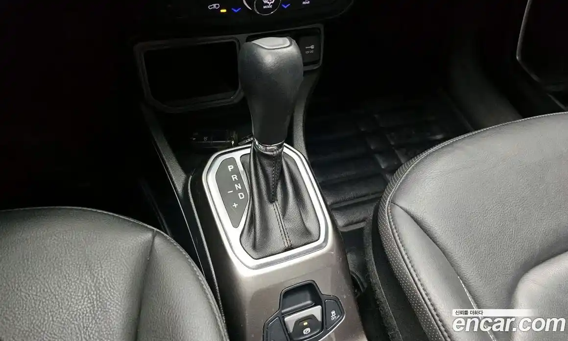 Jeep Renegade 2019 2.4 Автомат в Москве № 169627, фото 9