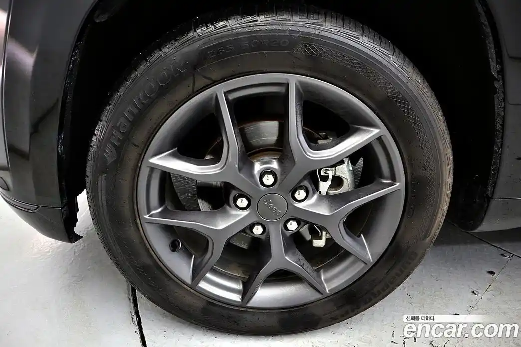 Jeep Cherokee 2020 3.6 Автомат в Москве № 170061, фото 19