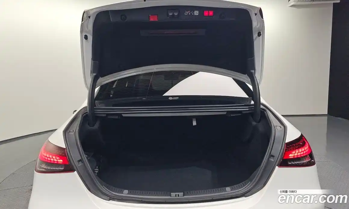 Mercedes-Benz E-Class 2023 2.0 Автомат в Москве № 175261, фото 20